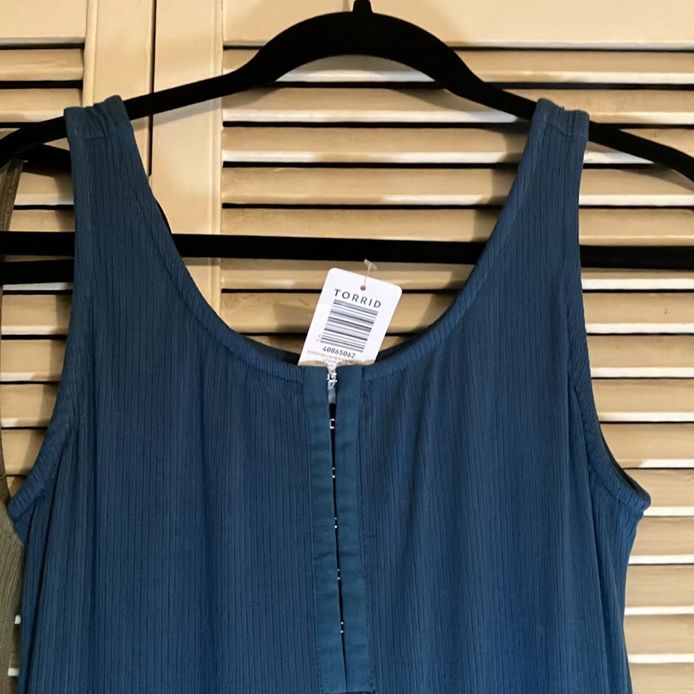 2 Torrid Size 1 -(14-16) Everyday Scoop Neck Hook & Eye Tank Top Olive / Blue - Picture 3 of 5